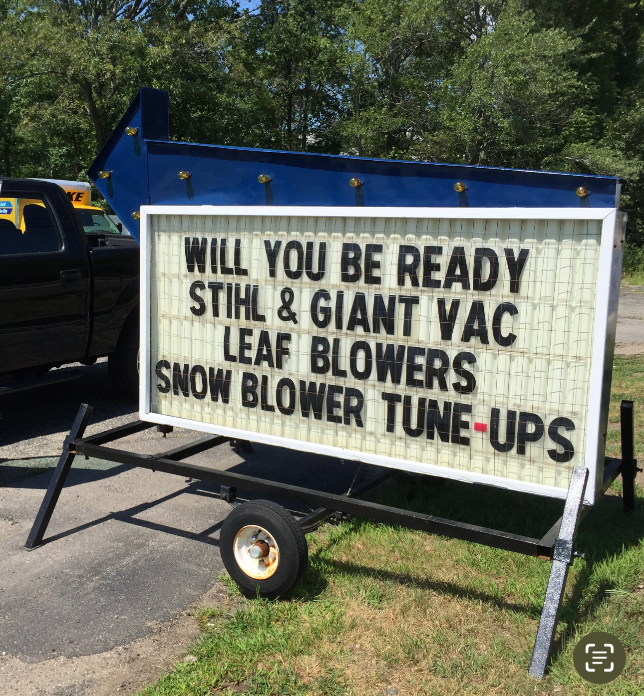 STIHL & Giant Vac — Leaf Blowers sign